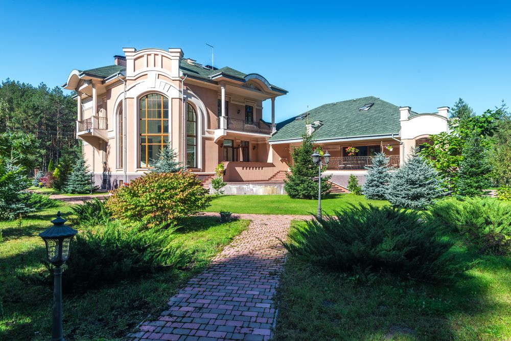 Example of an extra-large home